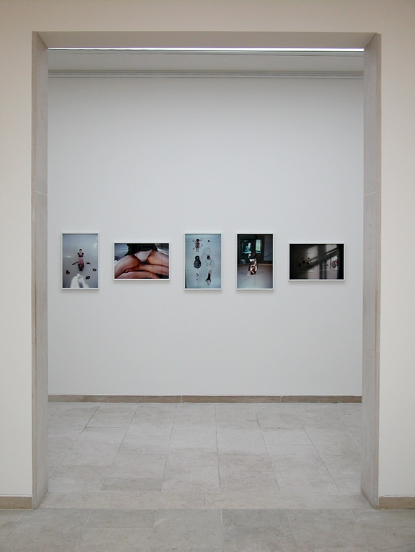  Valérie Mannaerts,  Party Naked , 2003, series of 5 cibachromes, 58 x 37.7 cm each, framed. Photo Saskia Gevaert. 