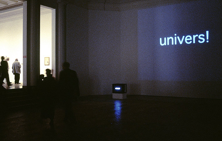   Me voici, Artist’s Project 1 : Michael Snow,  That / Cela / Dap,  2000. Photo Philippe De Gobert. 