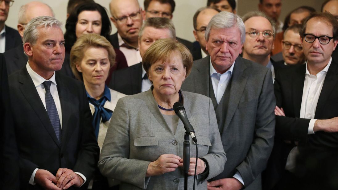 ES GEHT WEITER Nach 6 Monaten Diskussionen und Verhandlungen gibt es endlich eine neue Bundesregierung, die von CDU-Chefin Angela Merkel, die... Von Alex Beard