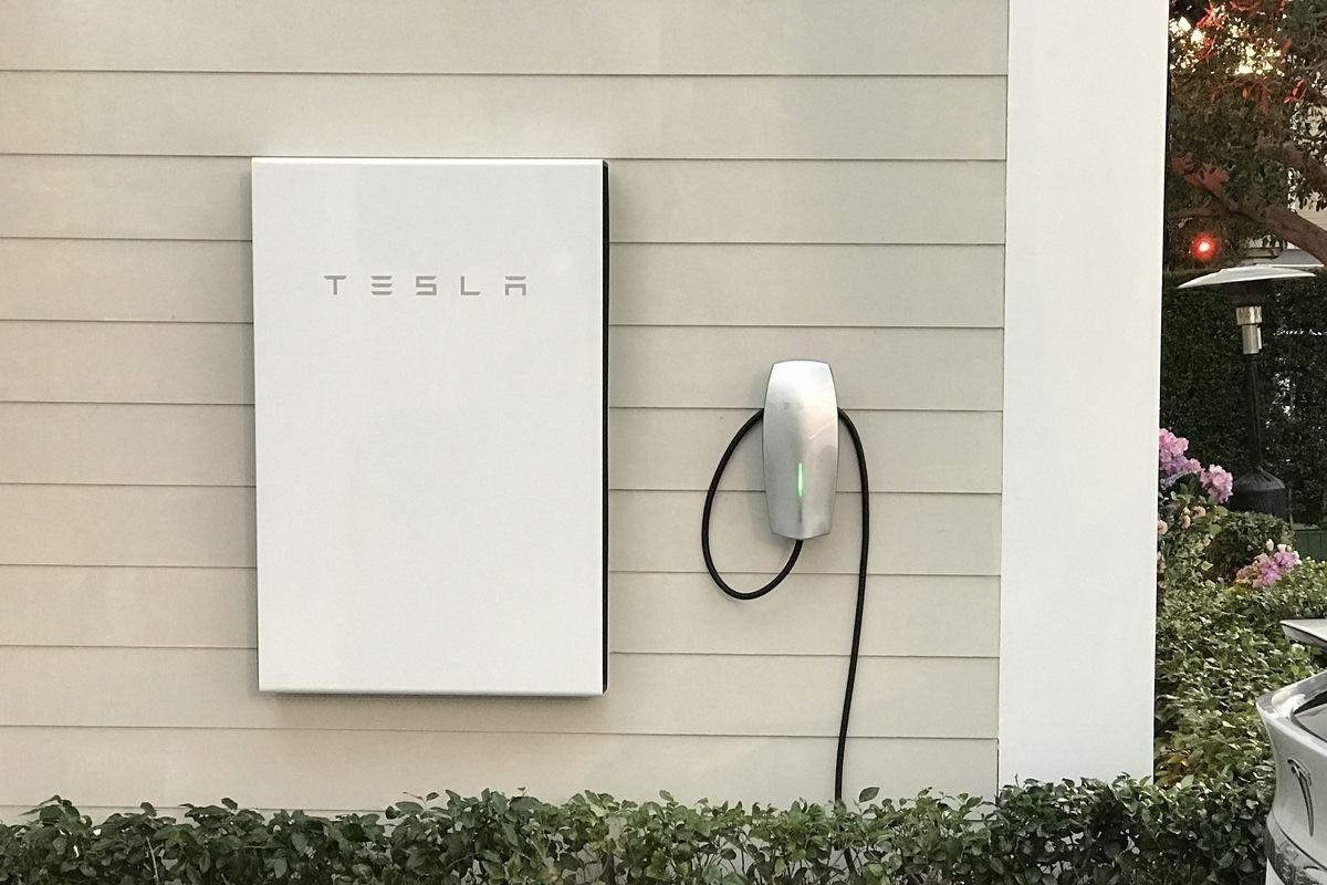 Tesla 2.jpg