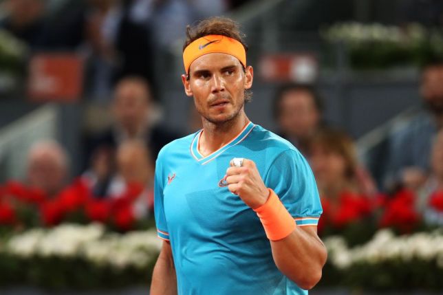 RAFAEL NADAL - LE ROI DE LA TERRE BATTUE À Roland-Garros, il n’y a qu’un roi, et il s’appelle Rafael Nadal. Après avoir étrillé l’illustre Federer, justement, en demi-finale du grand chelem parisien, l’Espagnol a conservé sa couronne en dominant l’Autrichien Dominic Thiem au terme d’une finale à très haut niveau. Victorieux en quatre sets… Par Adam Hassan
