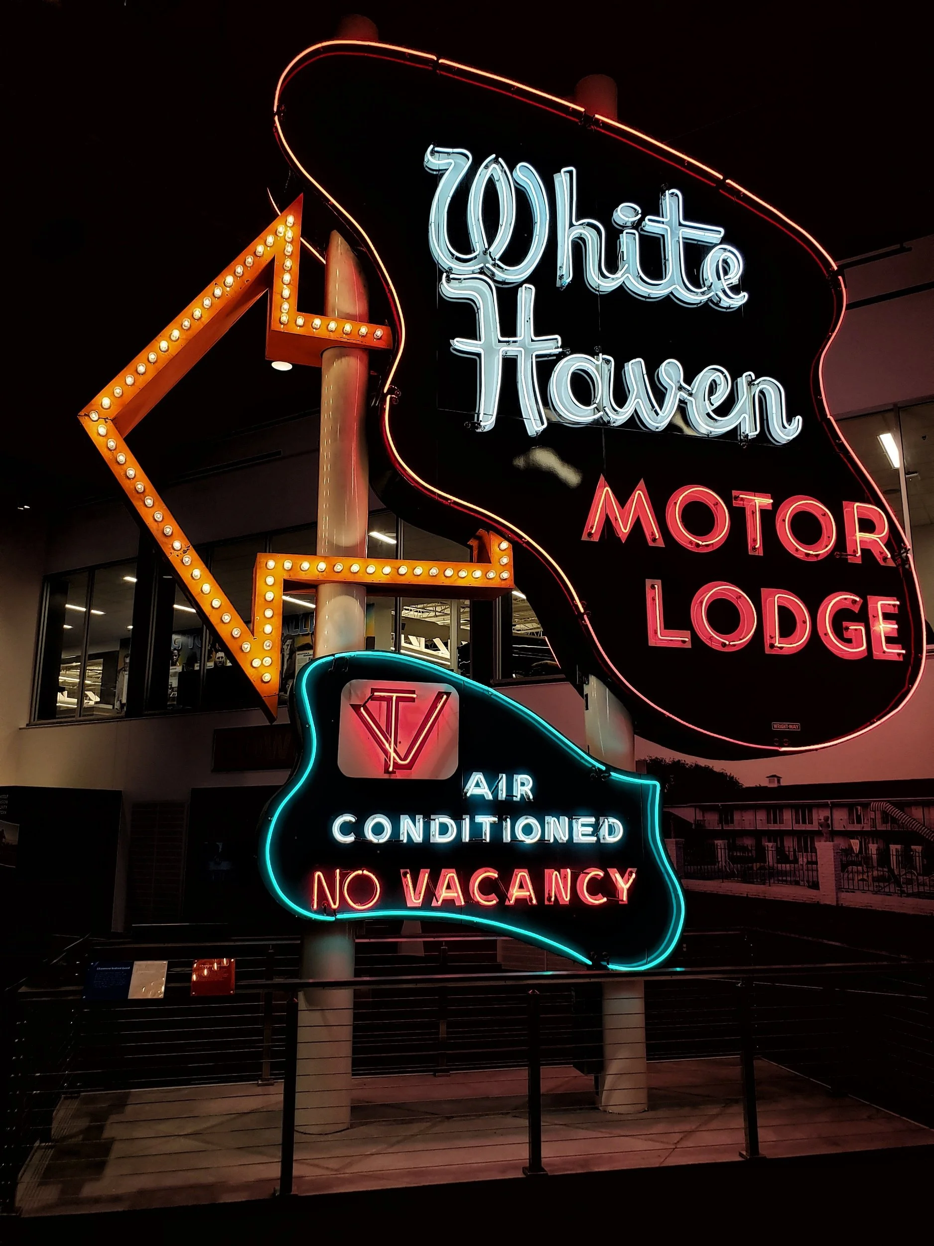 Mid-century Fashion &amp; Furniture