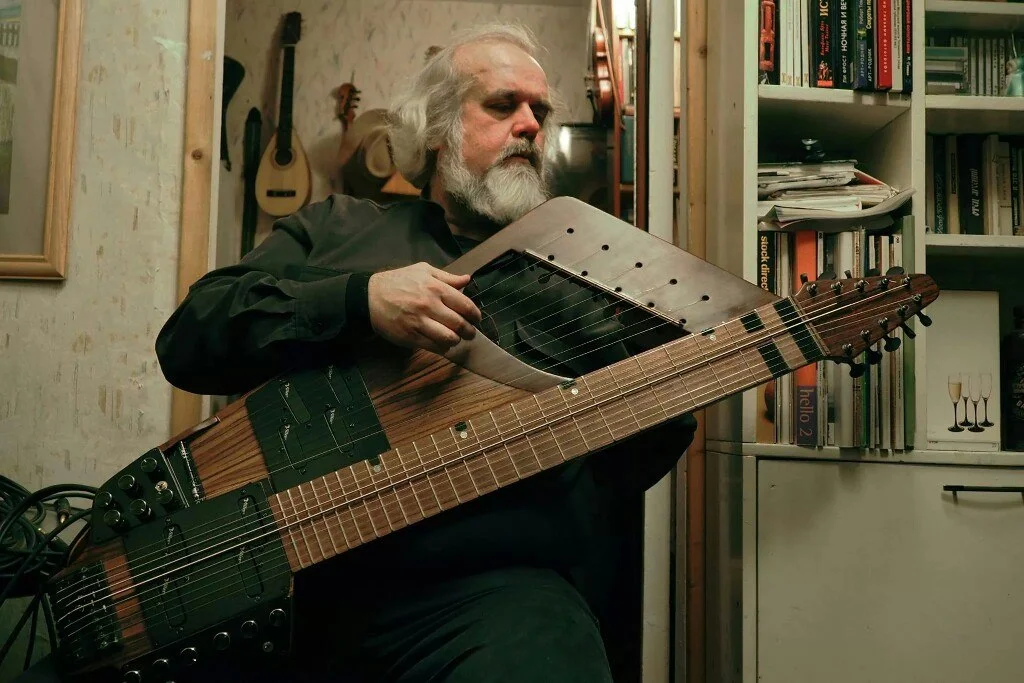 bazurov gusletar3.jpg