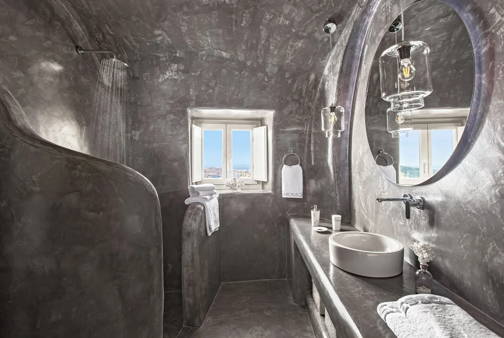 Villa Erossea Bathroom.jpg