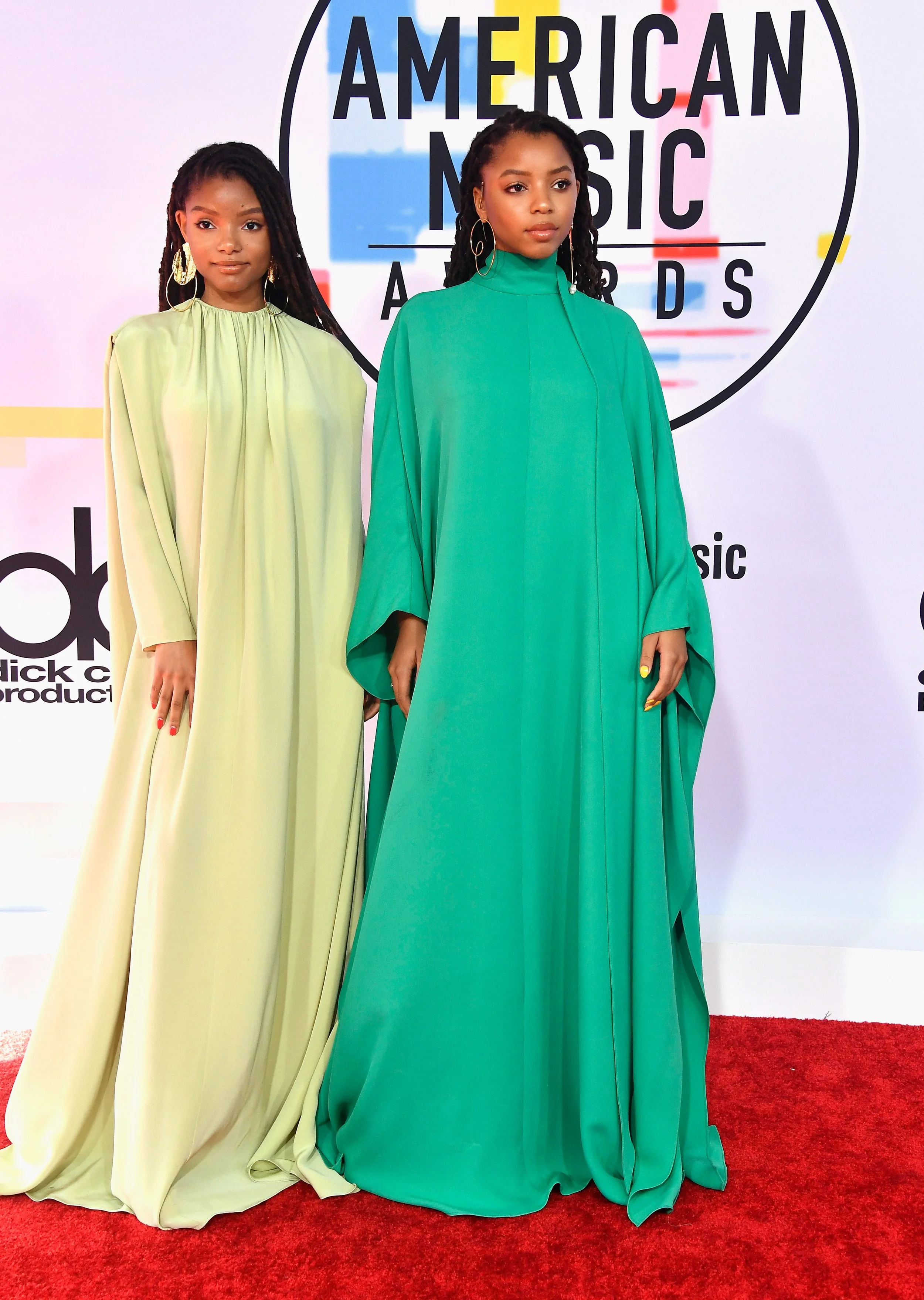 AMERICAN MUSIC AWARDS 2018 RED CARPET CHLOEXHALLE.jpg