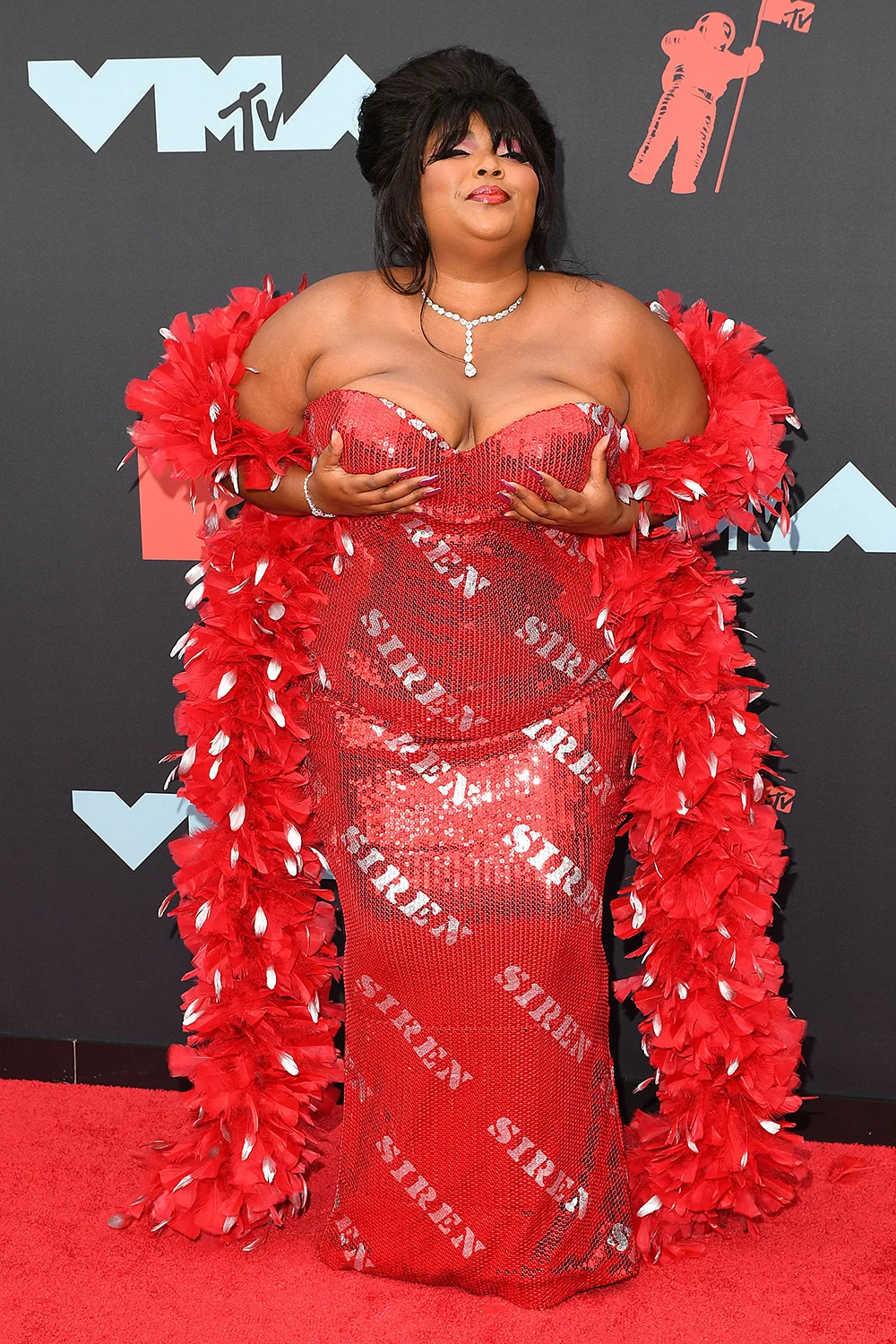 2019 MTV VMAS RED CARPET LIZZO.jpg