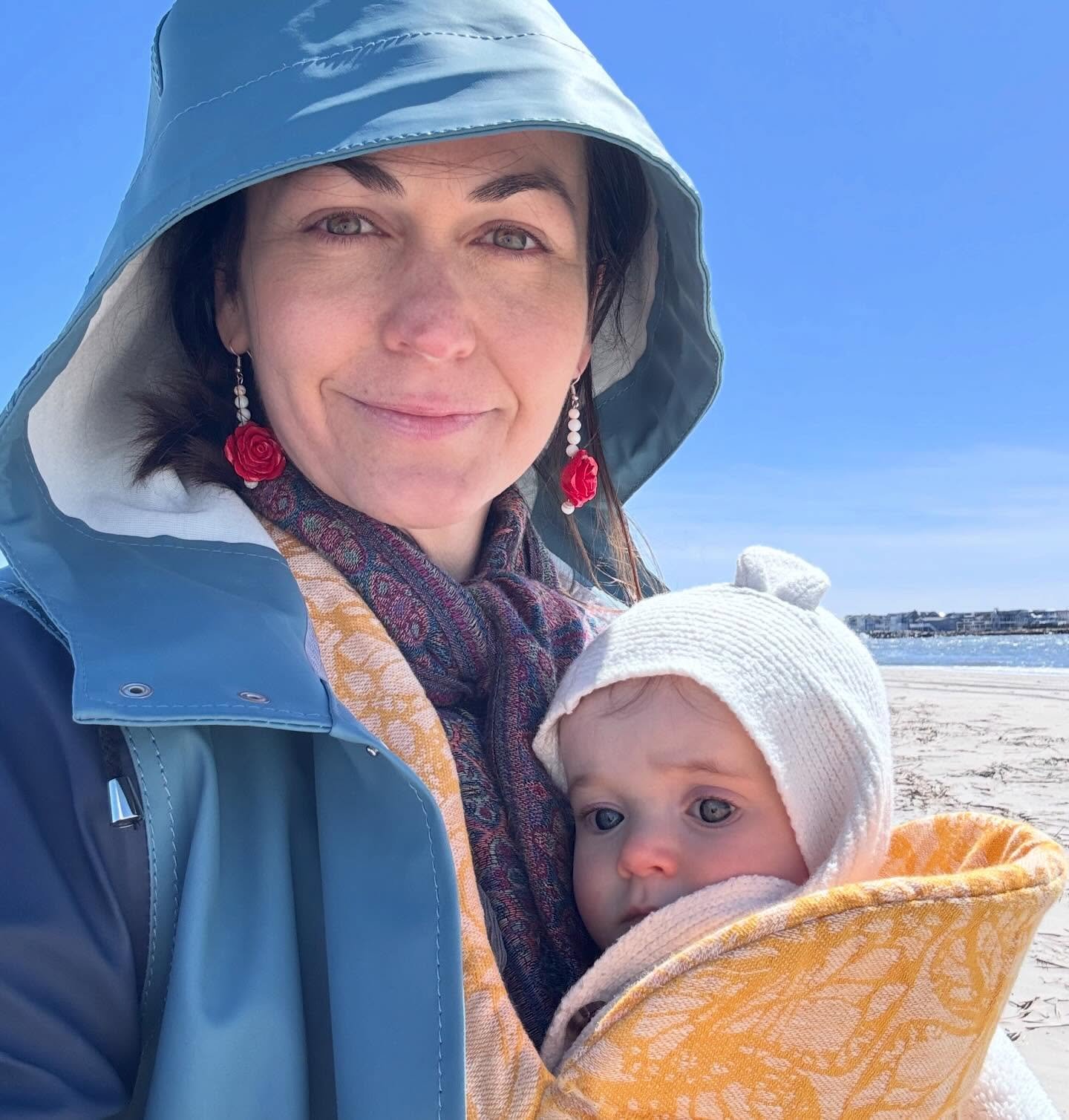 Just a sea hag and her beach babies combing the shoreline. 🐚

Found so many stones today that it&rsquo;s about time to make my own coastal runes. ✨