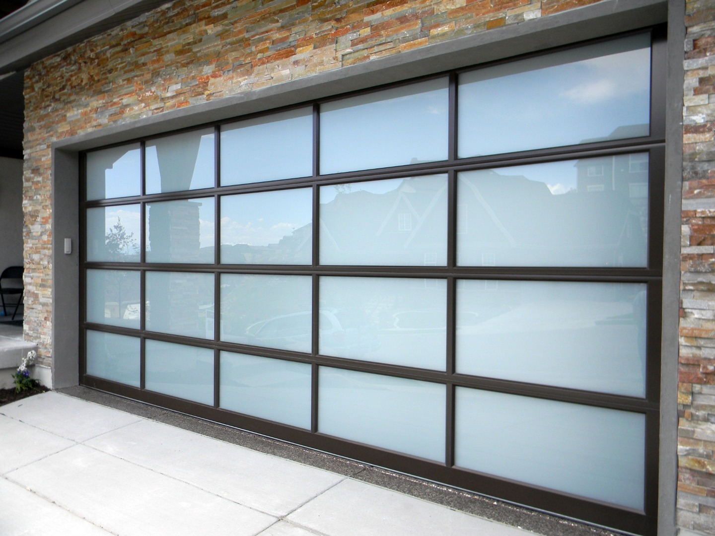 Frosted-Glass-Garage-Doors.jpg