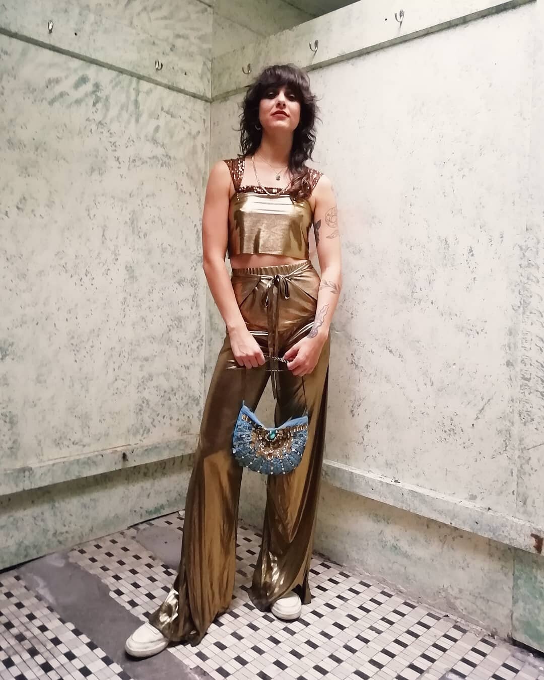 ✨🌟🔥⚡

Taylor {@tayelisegraham} totally rocked my outfits yesterday on set 🎥 with @storicreative for @delushlife with direction + videography by @ignas_laugalis makeup by @crueltyfreekimmy &amp; set design by @grainne.dwyer &amp; crew - seriously c