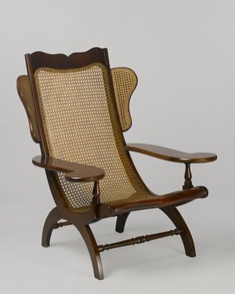 Came across this guy at the Brooklyn Museum yesterday and instantly fell in love. Unknown maker, 19th century, mahogany and caning. Aww&hellip; &hearts;️&hearts;️