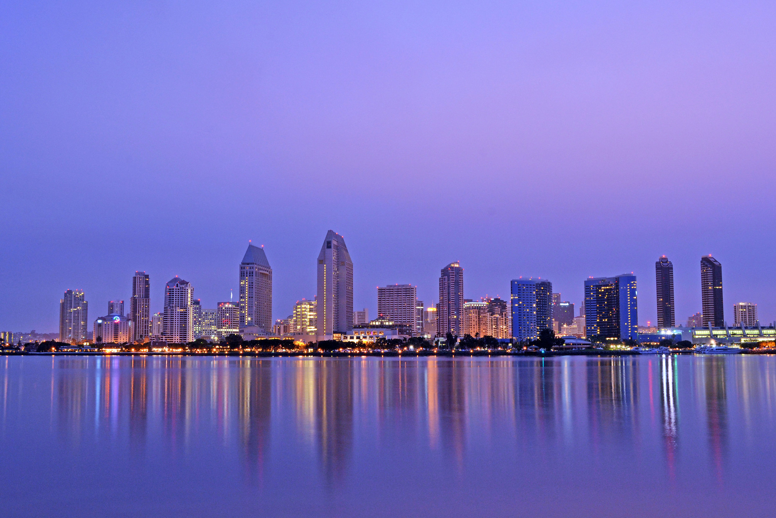 San_Diego_Skyline_at_Dawn.jpg