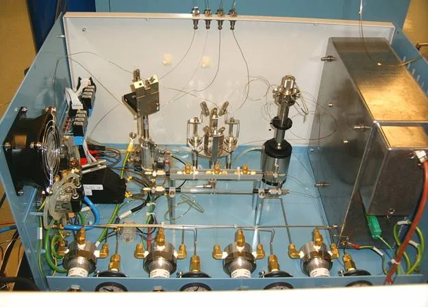 GasBench_inside.jpg