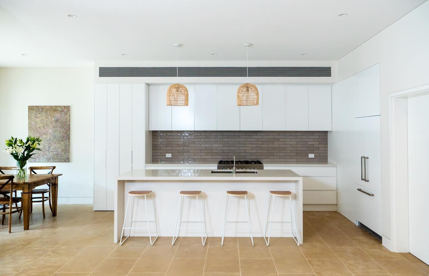 A beautiful renovation completed last year of a Californian bungalow in Coogee. 
 
@hallarchitects 
@newlightvisuals

#mindfulbuilding #sydneybuilder #hallarchitects #coogee #sydneyarchitecture #kitchen #sydneybuilder #modernarchitecture #archilover 