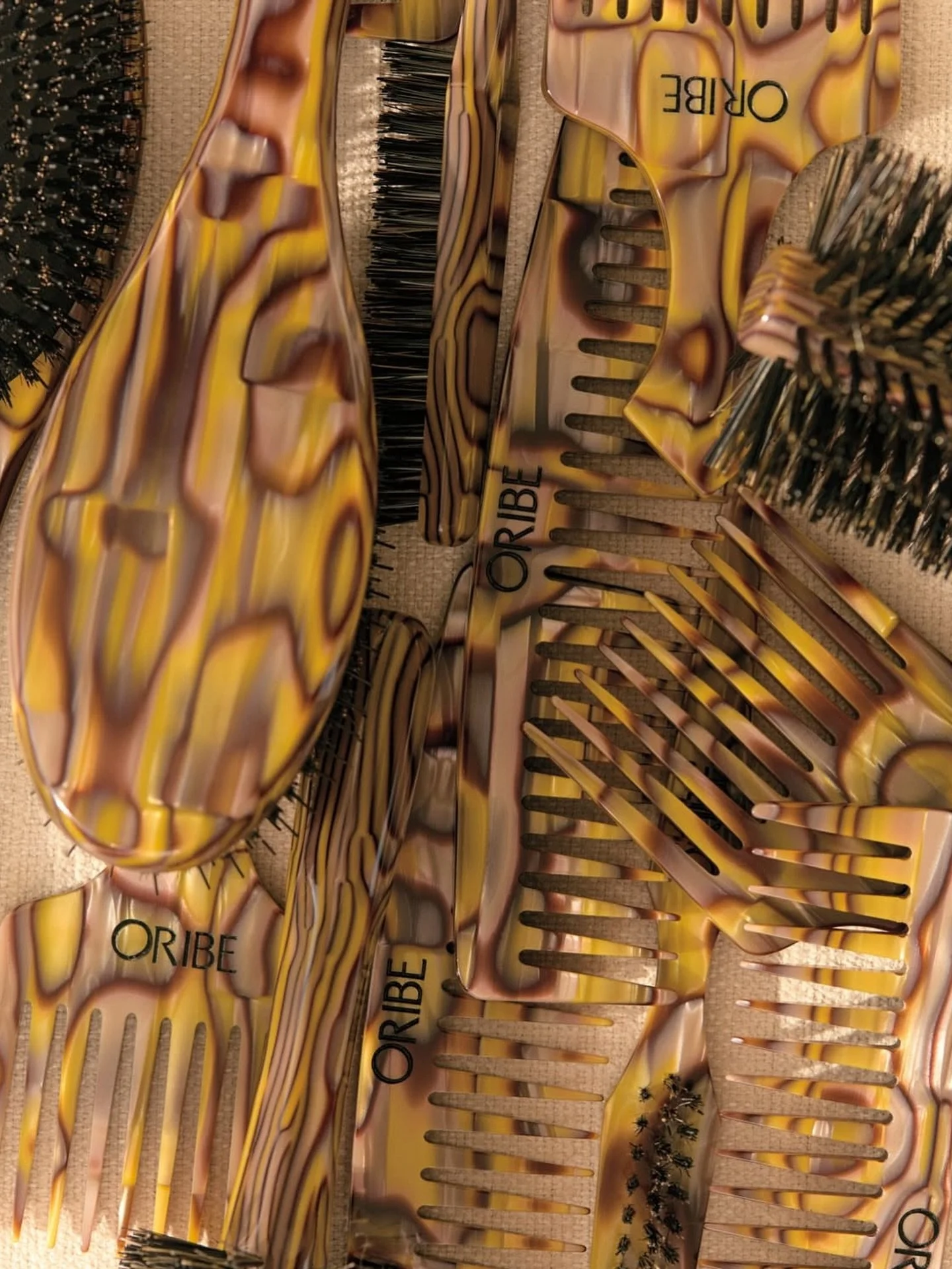 ✨ Consider this your brush with greatness ✨

From detangling to perfecting your blowout, every stroke counts &mdash; and we have the tools for it.

🇮🇹 Italian Resin Brush Collection
&bull; Flat Brush &mdash; sleek strands, smoothed to perfection
&b