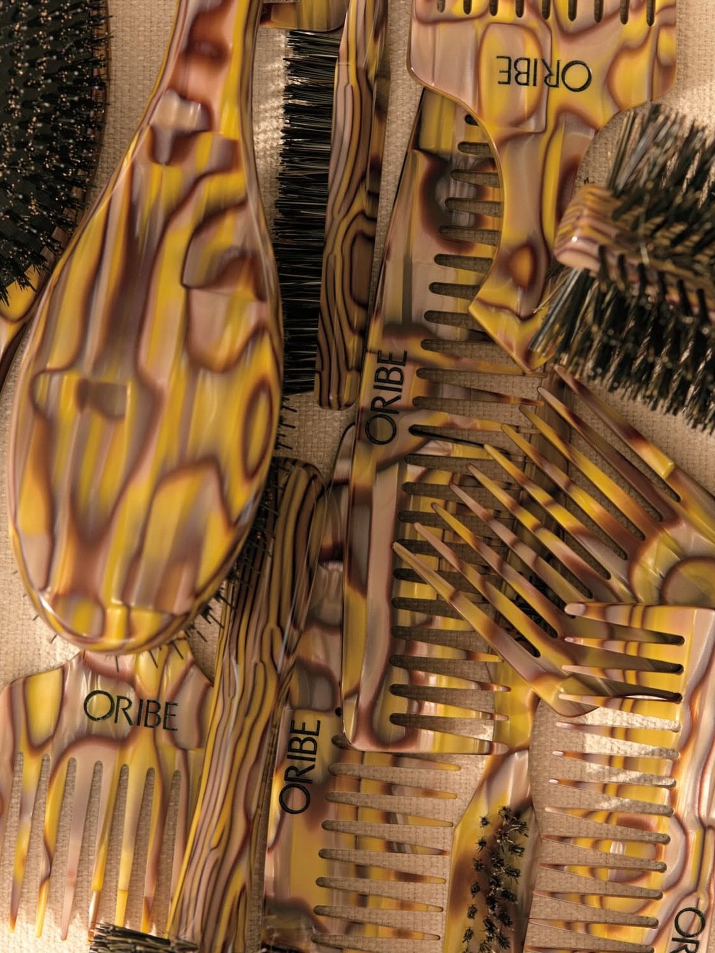 ✨ Consider this your brush with greatness ✨

From detangling to perfecting your blowout, every stroke counts &mdash; and we have the tools for it.

🇮🇹 Italian Resin Brush Collection
&bull; Flat Brush &mdash; sleek strands, smoothed to perfection
&b