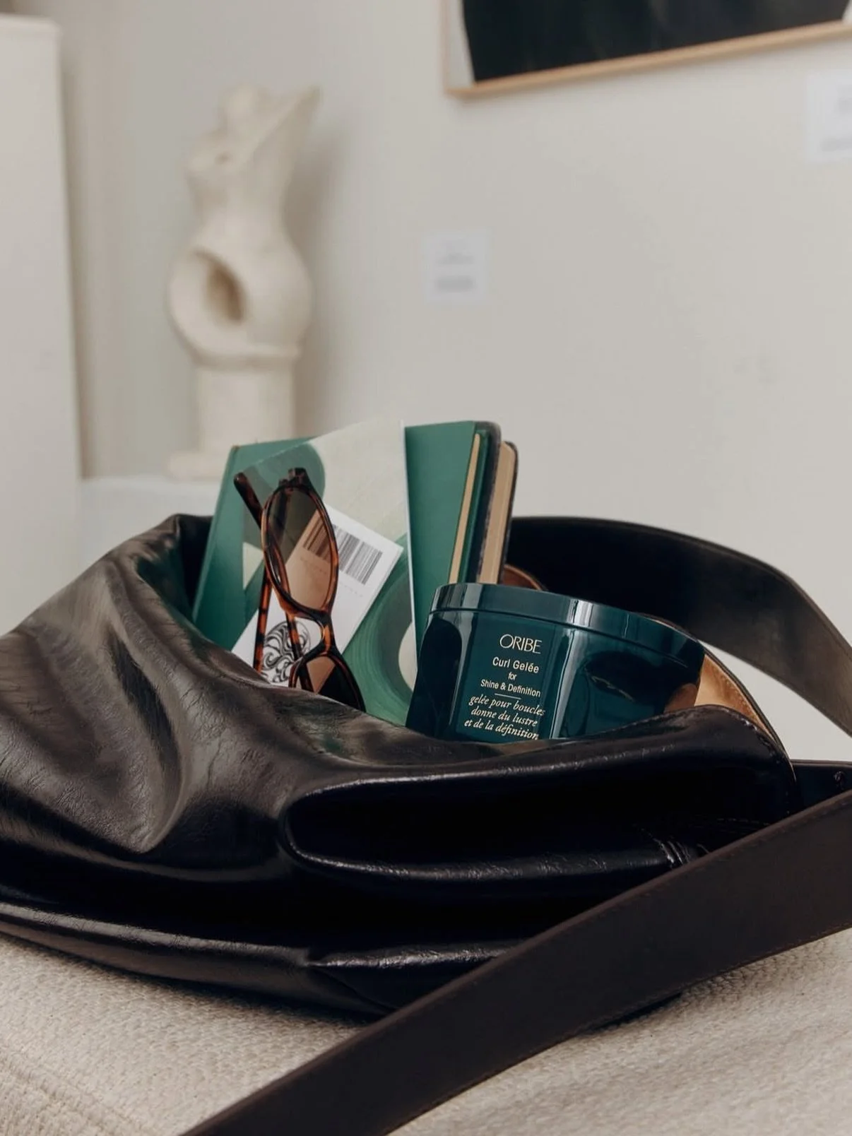 Eternal Curls 🤍
Defined. Hydrated. Effortless.

Designed to smooth and sculpt waves, curls, and coils while locking in softness and luminous shine. This moisture-rich formula penetrates deep into the hair shaft, shielding each strand from frizz and 