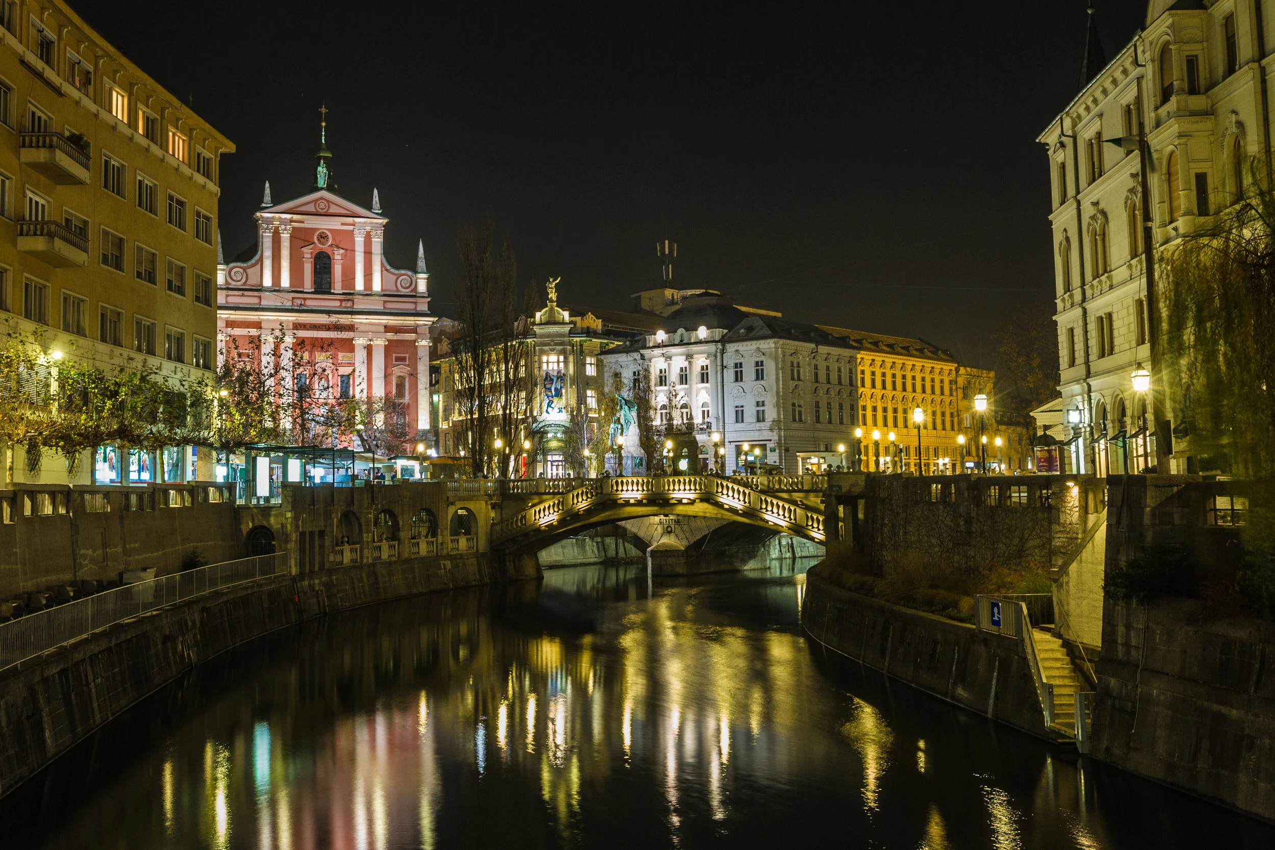 Sava Nightlife
