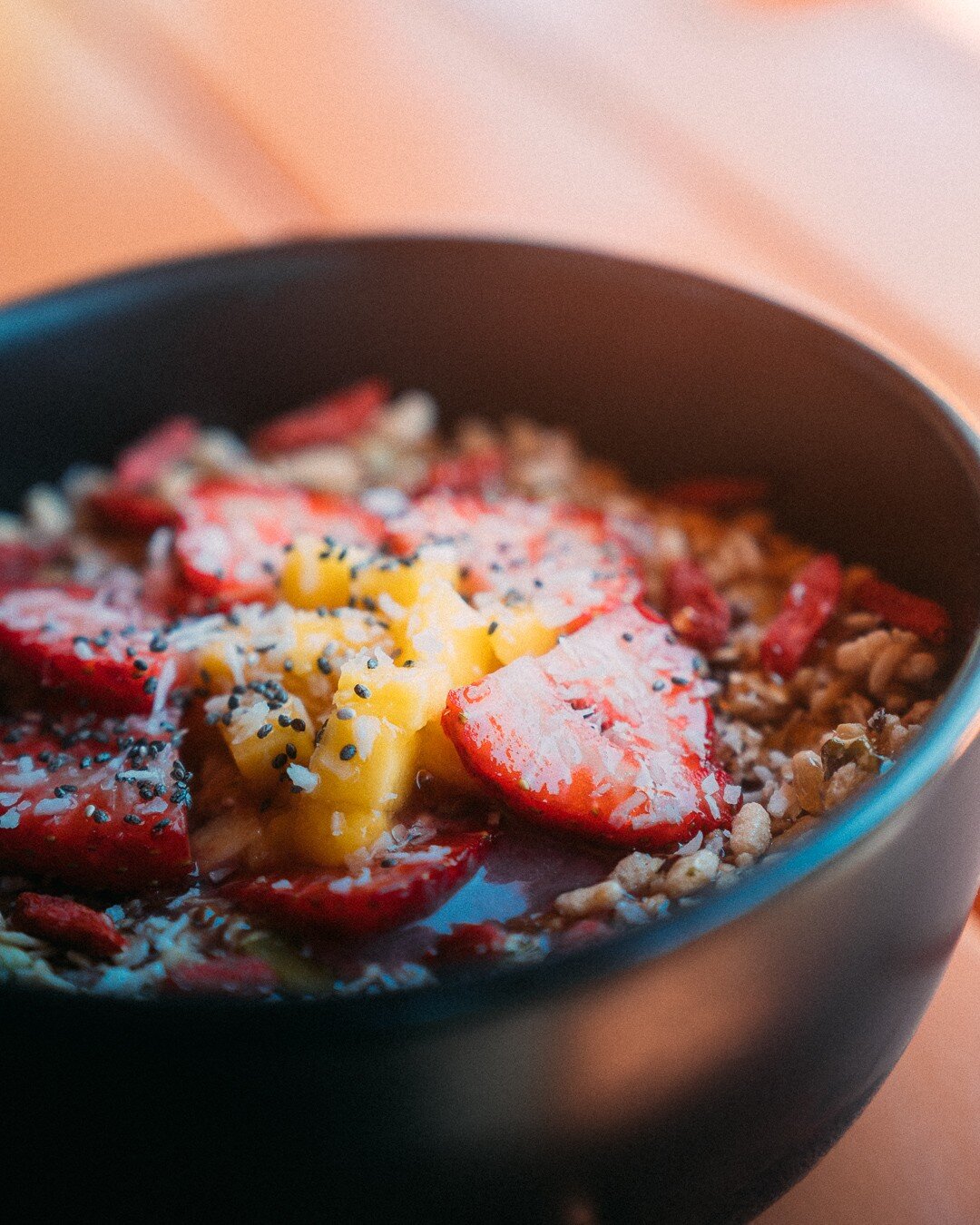 Come savor the last days of warm weather with an acai bowl! 
.
.
.
#kanonacafe #fuelyourself #craftcoffee #cleanfood