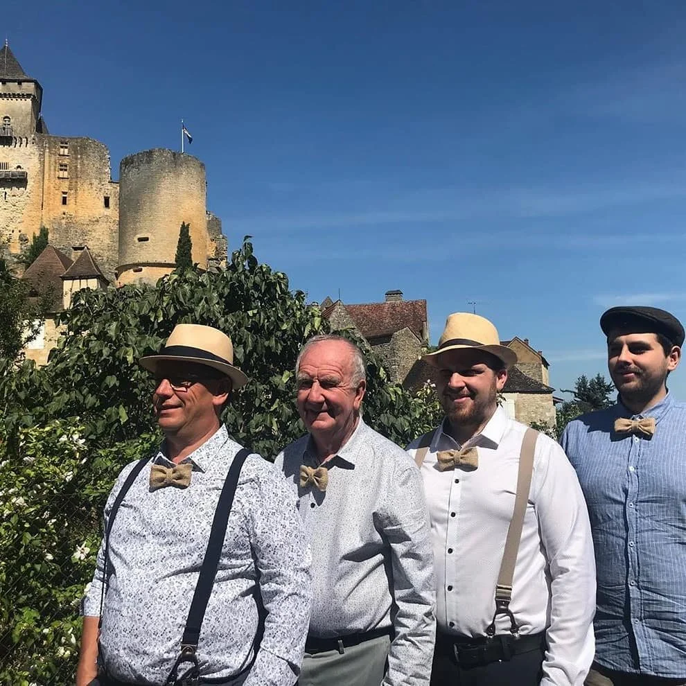 Here is a pic of some of the people wearing my bow ties at the wedding.
Thank you so much @sidolx for trusting me with these!
.
.
#bowtie #bowties #wedding #magnet #fashion #sustainable #recycled #fabric #coffee #bag #sack #sacks #design #concept #se