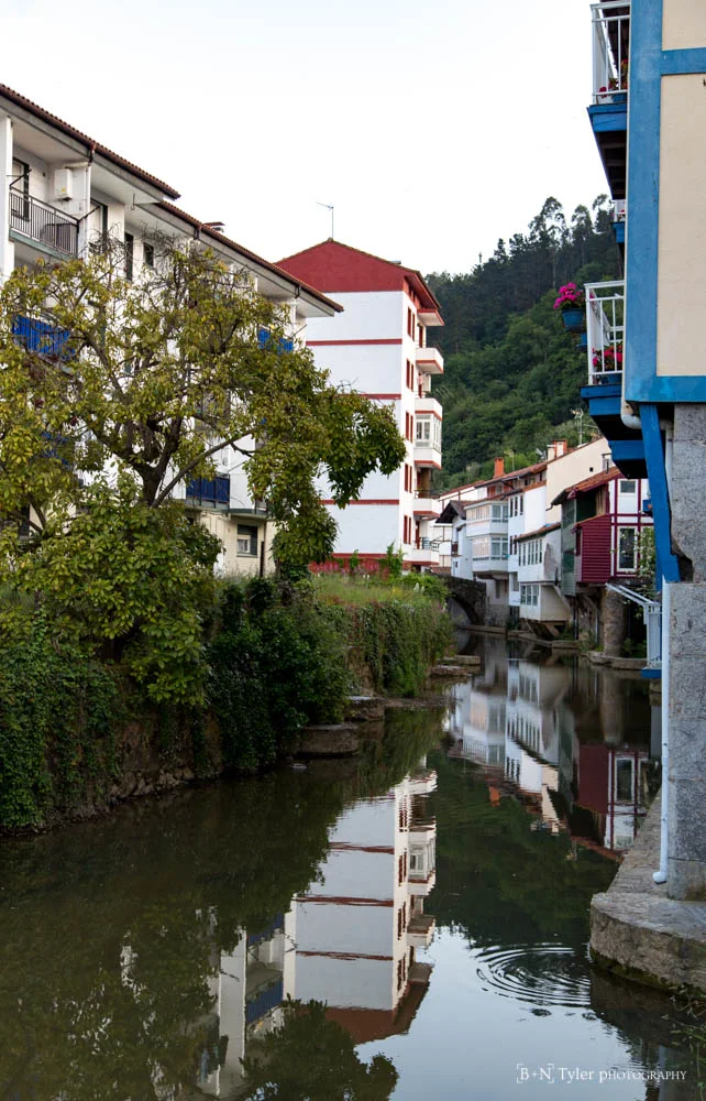 The town of Ea