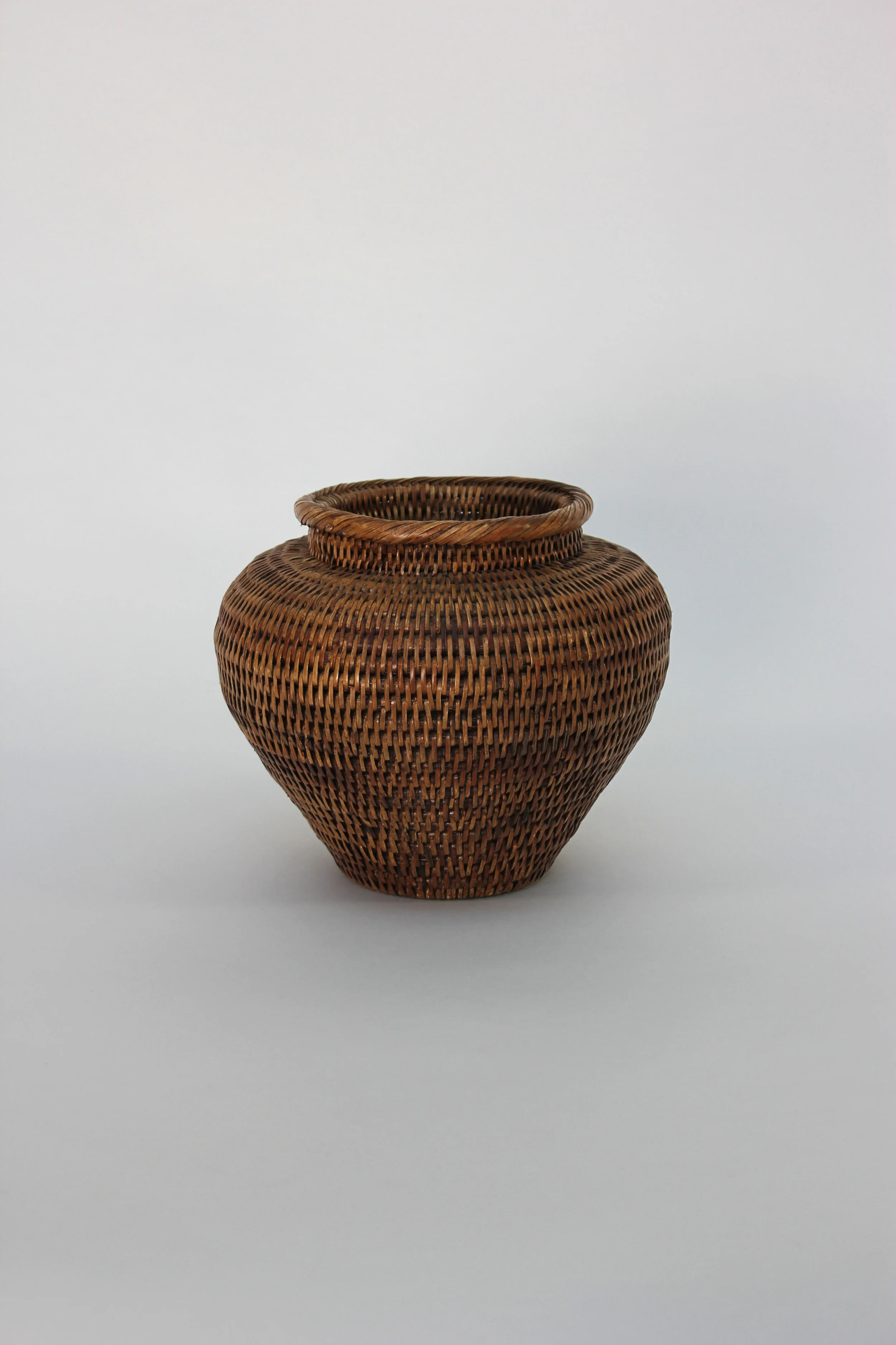 wicker vase 1.jpg