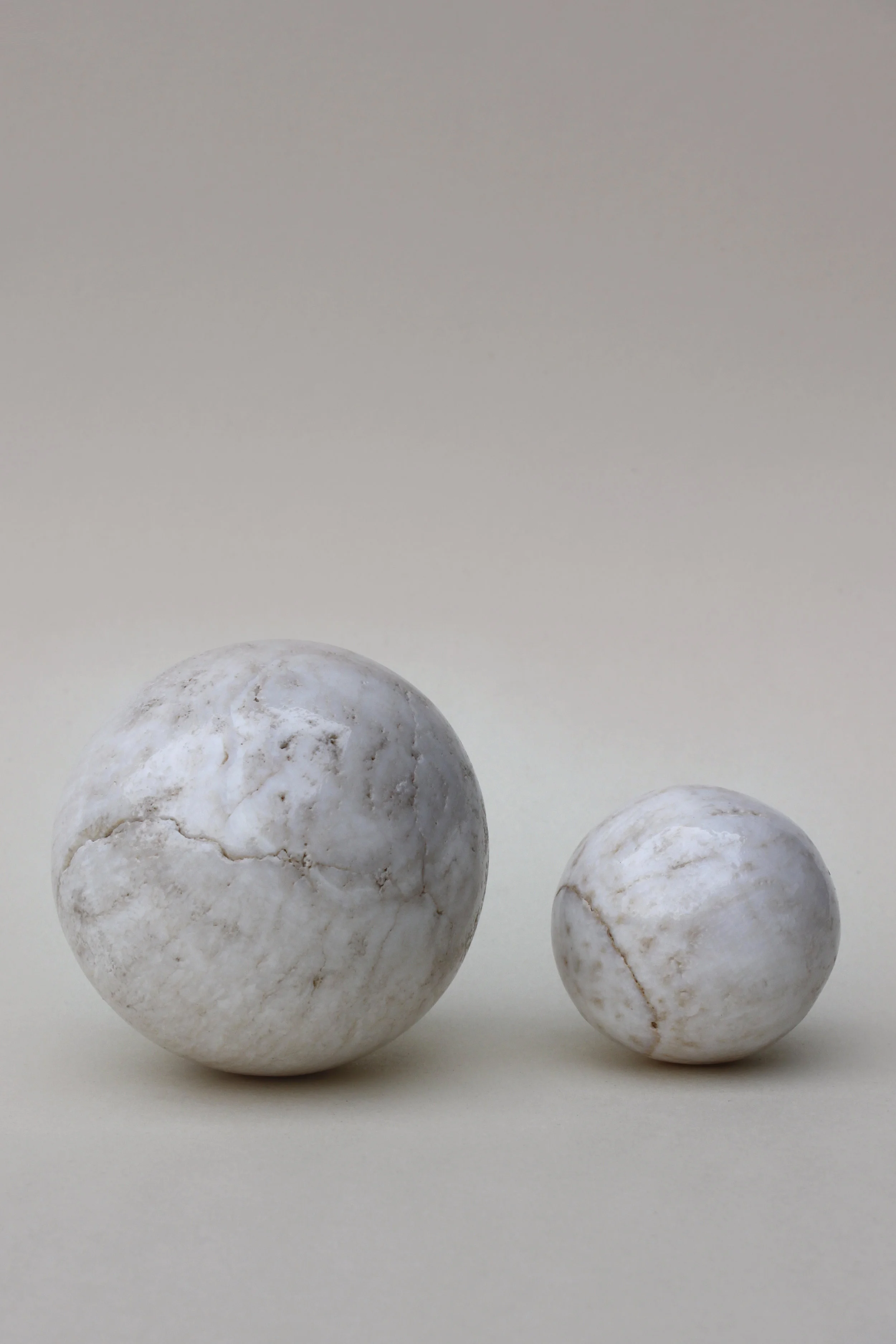 0.Set of handsculpted marble spheres 1.jpg