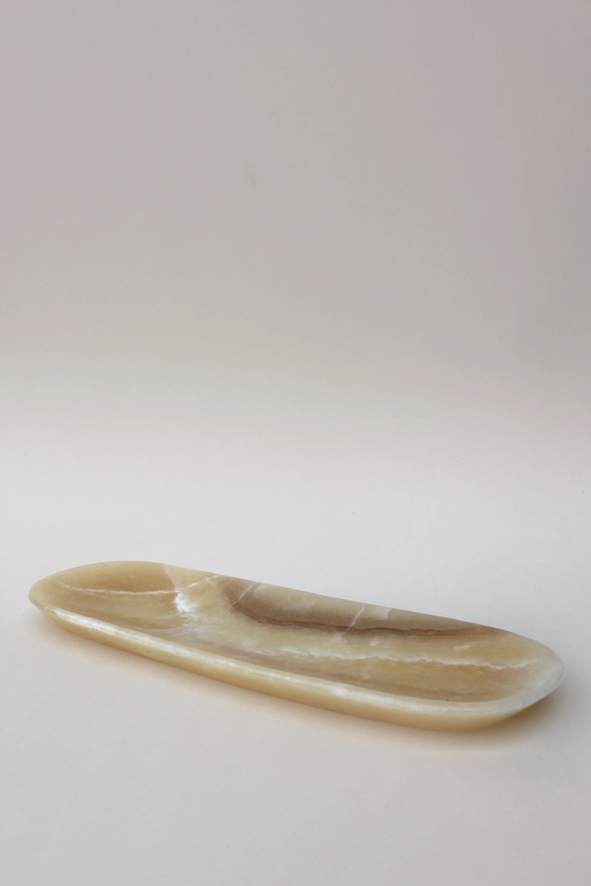 8.Longonyx serving dish 1.jpg
