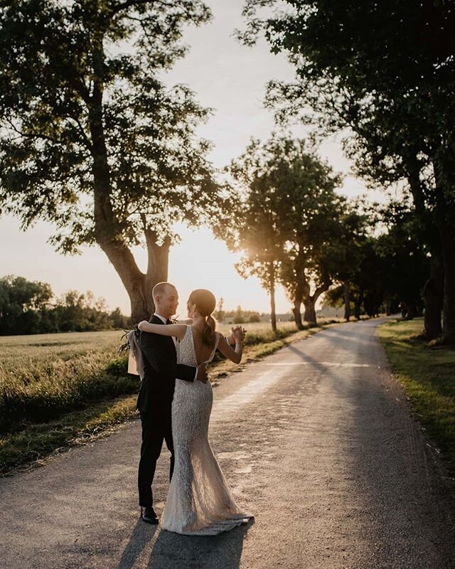 L ♡ V E
___
. . . 
#br&ouml;llopsfotografStockholm #br&ouml;llopsfotografdalarna #br&ouml;llop2020 #weddingphotographer #br&ouml;llopsfotograf  #nordiskabrollop #swedishwedding #fotografdalarna  #scandinavianwedding #weddingsofsweden  #nordiskebryllu