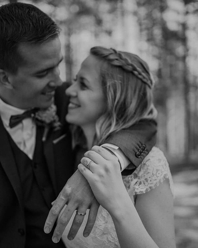 you are my sun my moon and all my stars ✨
___
.
.
.
#weddingwire #weddingdress #weddingflowers #weddingphotography #weddingphotographer #weddingphoto #br&ouml;llop #brollop #br&ouml;llop2020 #br&ouml;llopsfoto #br&ouml;llopsfotograf #br&ouml;llopskl&