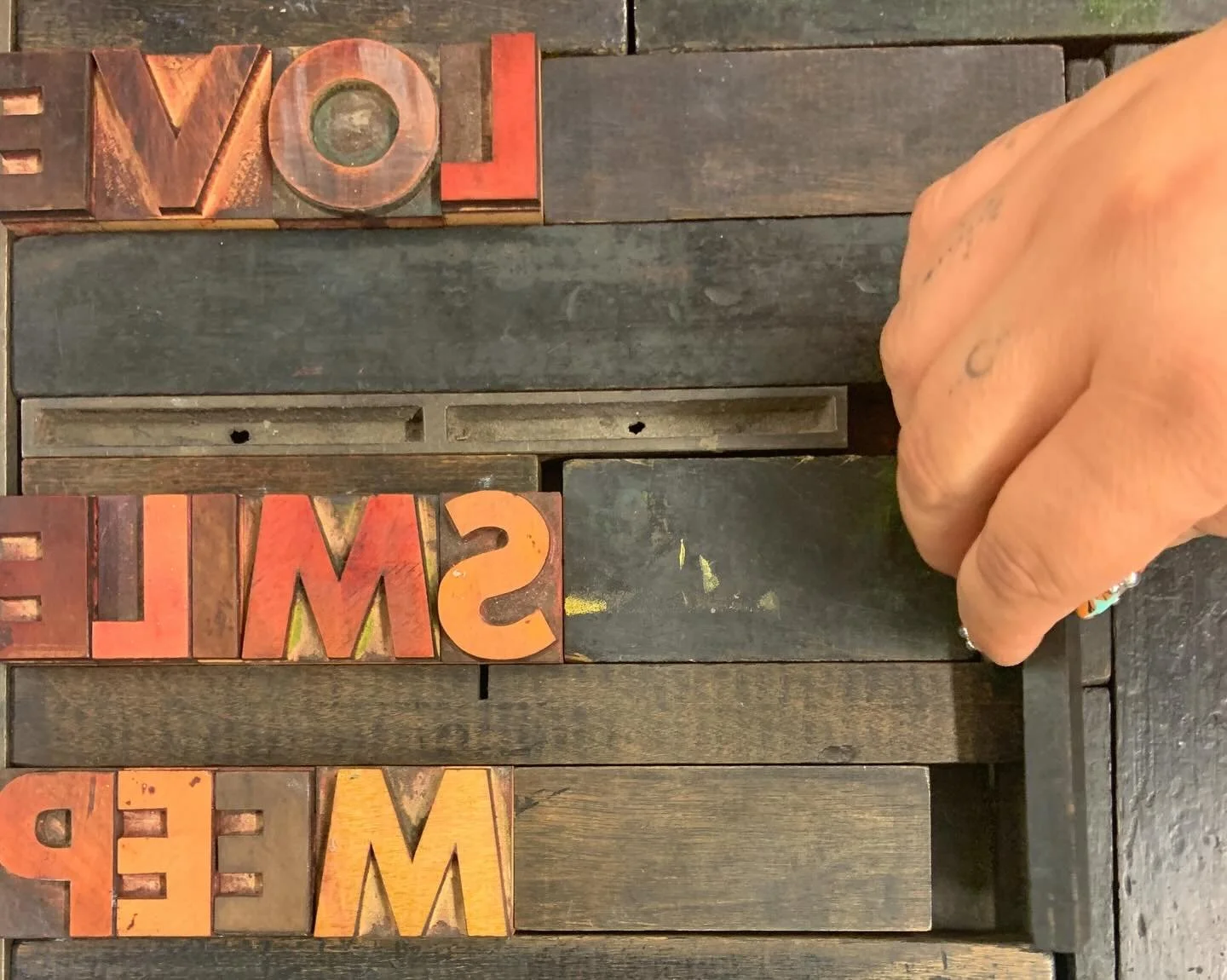 Niche is a student-run design shop housed in the Department of Design at Loyola University New Orleans, where the vibrant culture of the city meets the design.There will be a physical store in the Diboll Design Center on the 4th floor of the Monroe L