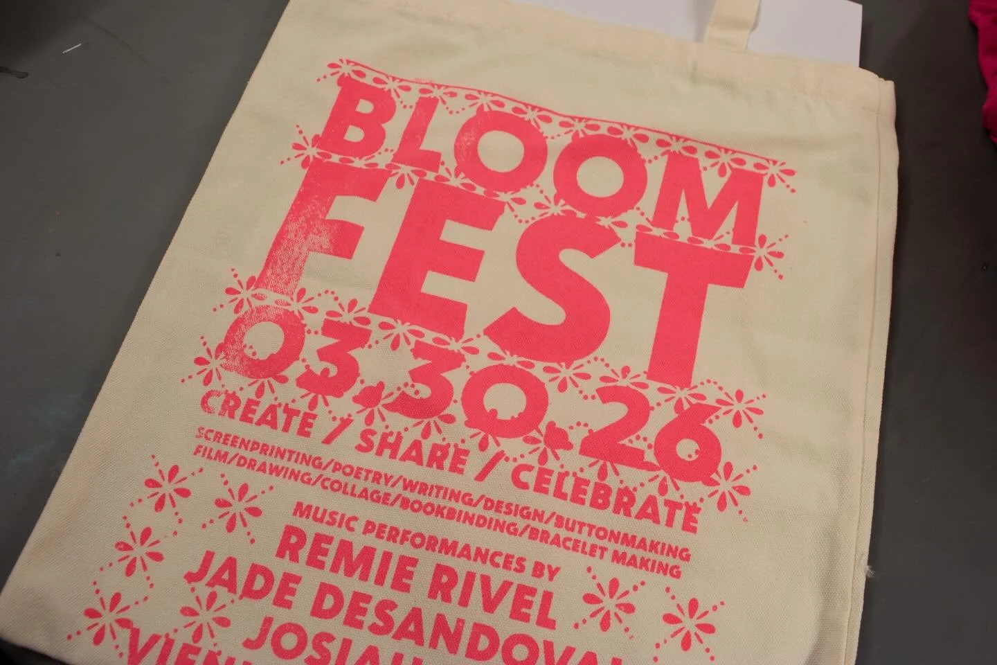 Join us at Bloom Fest! Get your t-shirt and bag to start the event. 
Here&rsquo;s a little sneak peek of what&rsquo;s coming your way. See you Monday 5-7pm in between Monroe Building and the Gayle and Tom Benson Jesuit Center.

#bloomfest #superforum