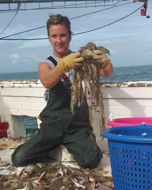Today's #hersalso inspiration is @empanadamamma! Emily is a chef by trade who found Tarvin Seafood (@misspaulashrimp) after 15 years in the restaurant industry. She began buying shrimp for her restaurants from Tarvin Seafood, then came to work for th