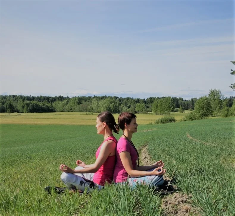 AinoYoga_ja_YogaMarjukka.jpg