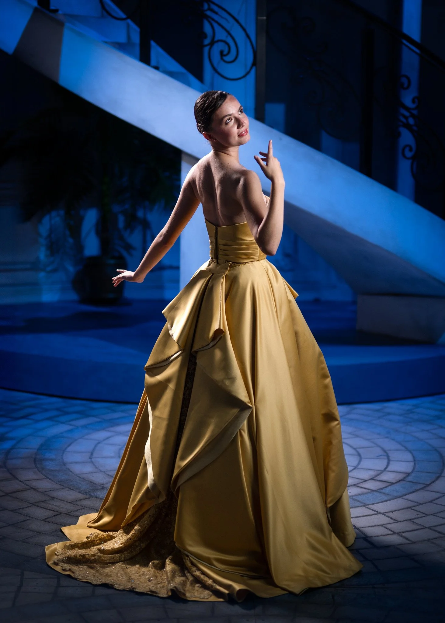 FLOWERS FOR MRS. HARRIS