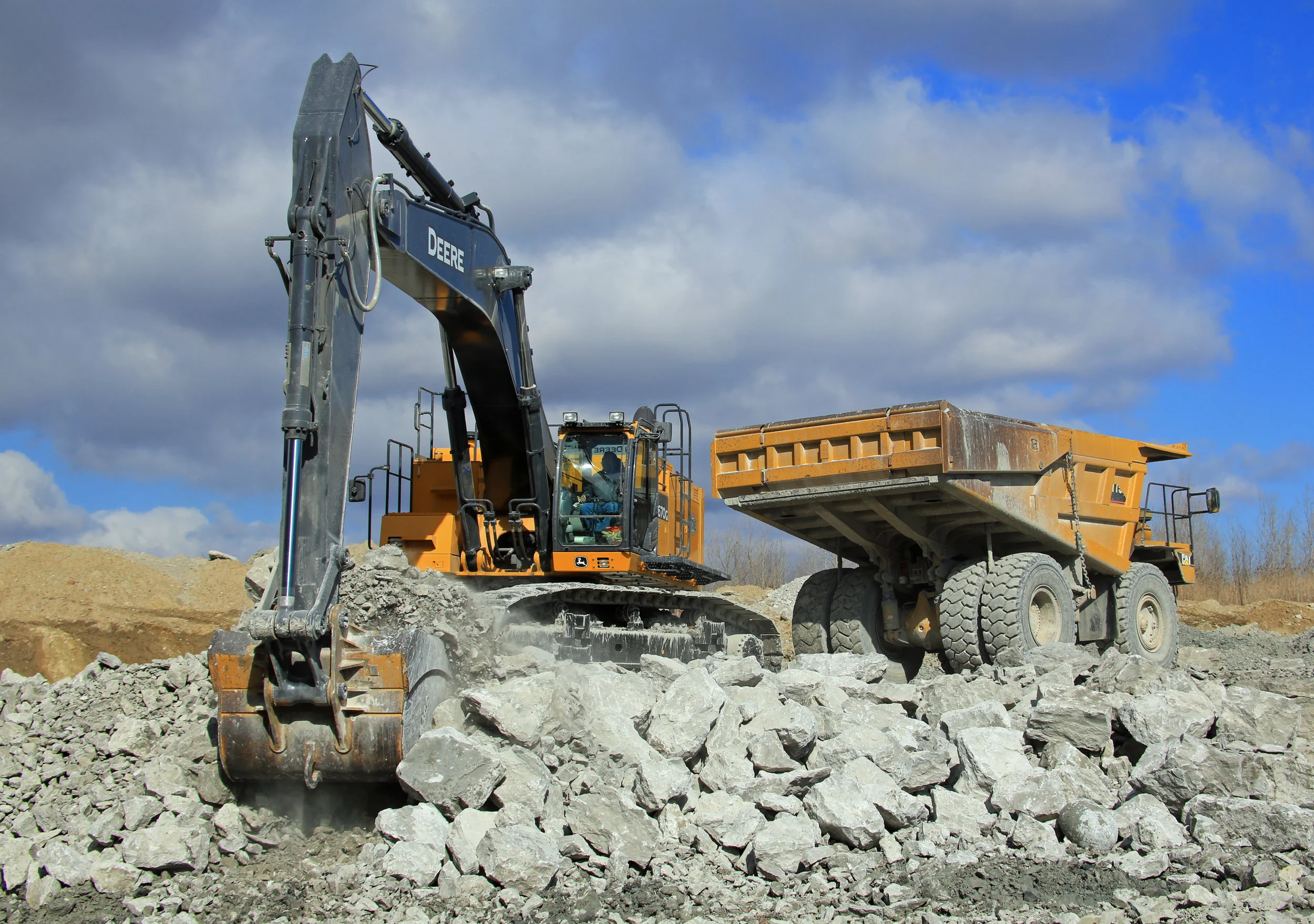 New 650GLC loading in pit 1.jpg