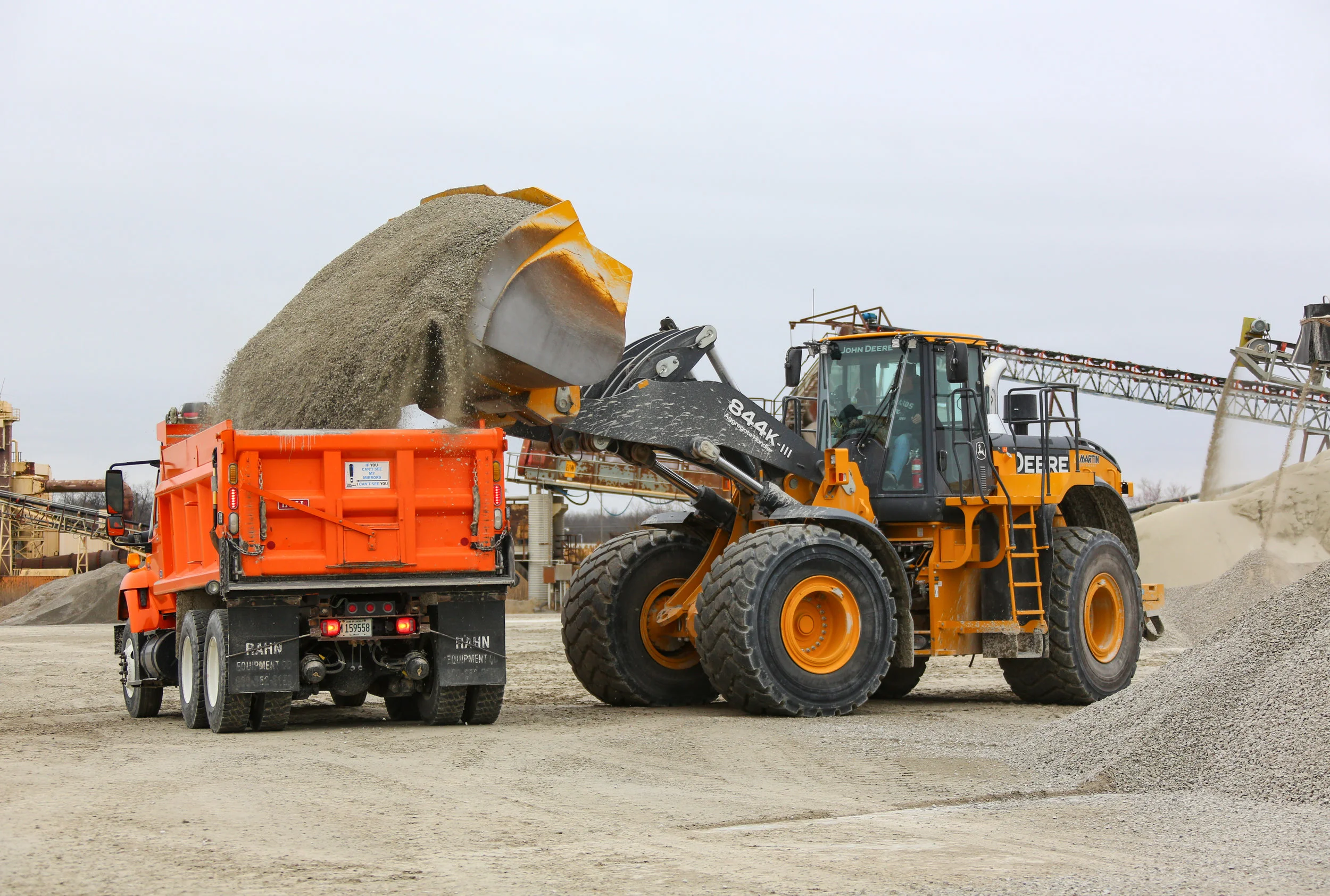 844AG loading Ashmore 1.jpg