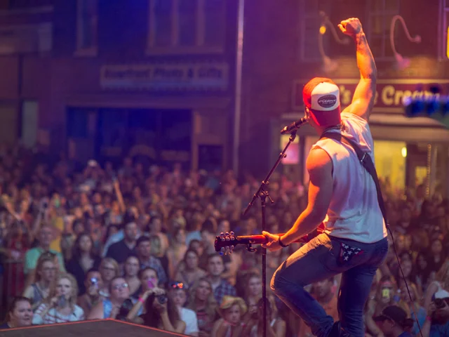Music City Gives Back 2016