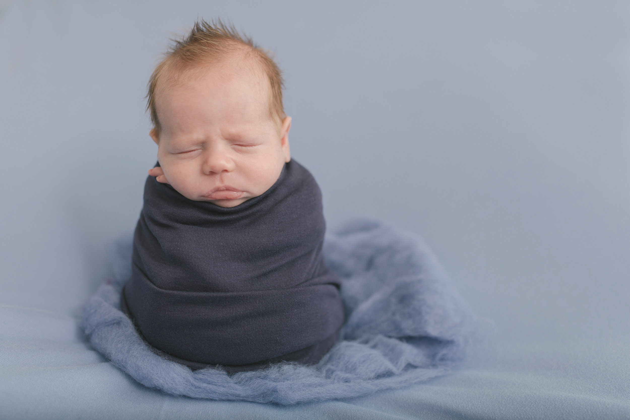 sibling and posed newborn session in niles ohio by warren ohio newborn photographer christie leigh photo (20 of 22).jpg