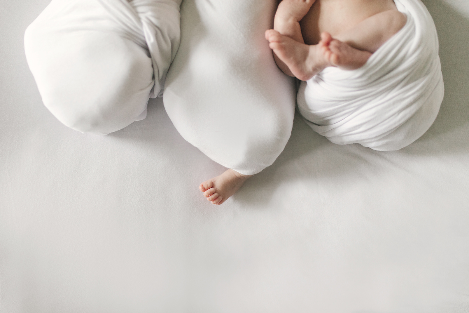 multiples newborn session with newborn triplets in warren ohio by newborn photographer christie leigh photo_2.jpg