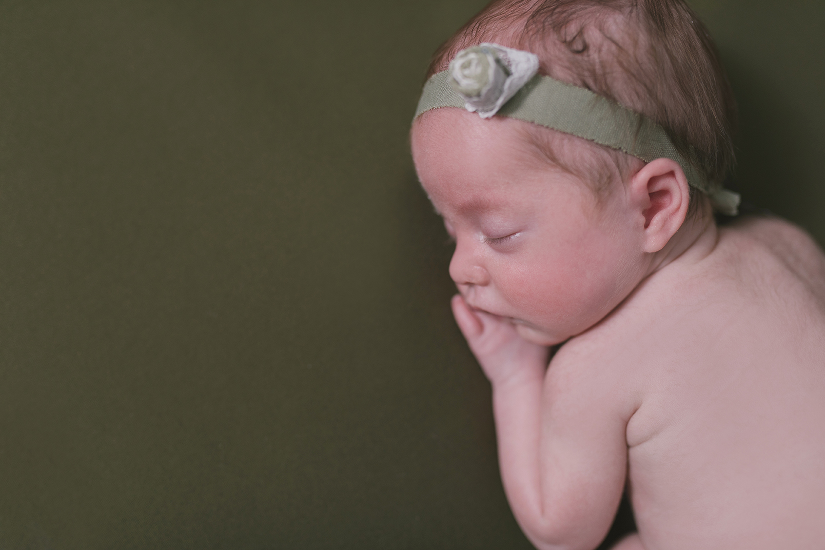 multiples newborn session with newborn triplets in warren ohio by newborn photographer christie leigh photo_4.jpg