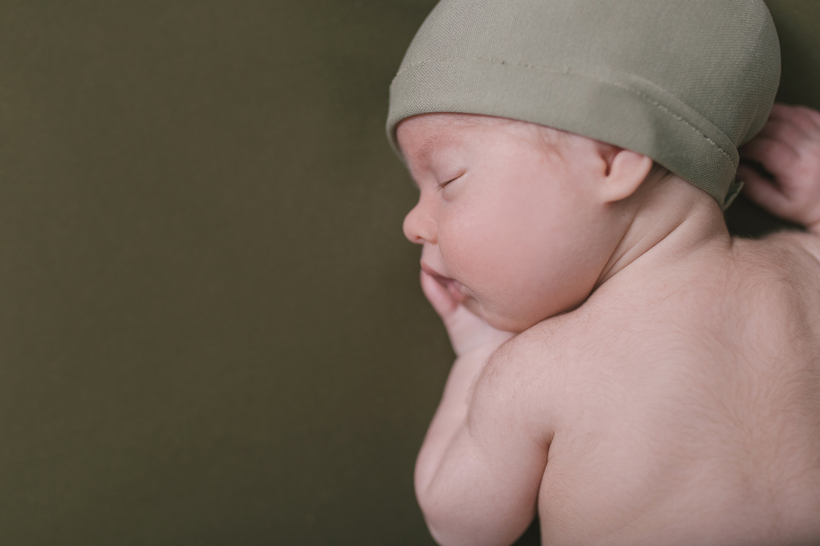 multiples newborn session with newborn triplets in warren ohio by newborn photographer christie leigh photo_7.jpg