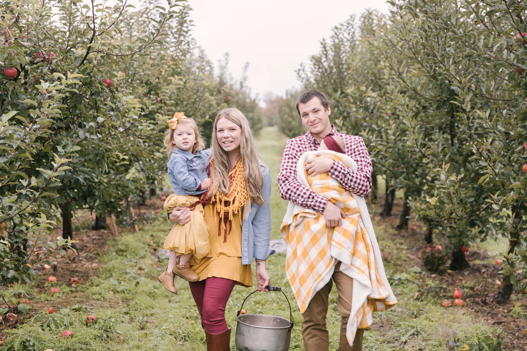 The Hines Family | Fall Mini Session | Hartford, OH