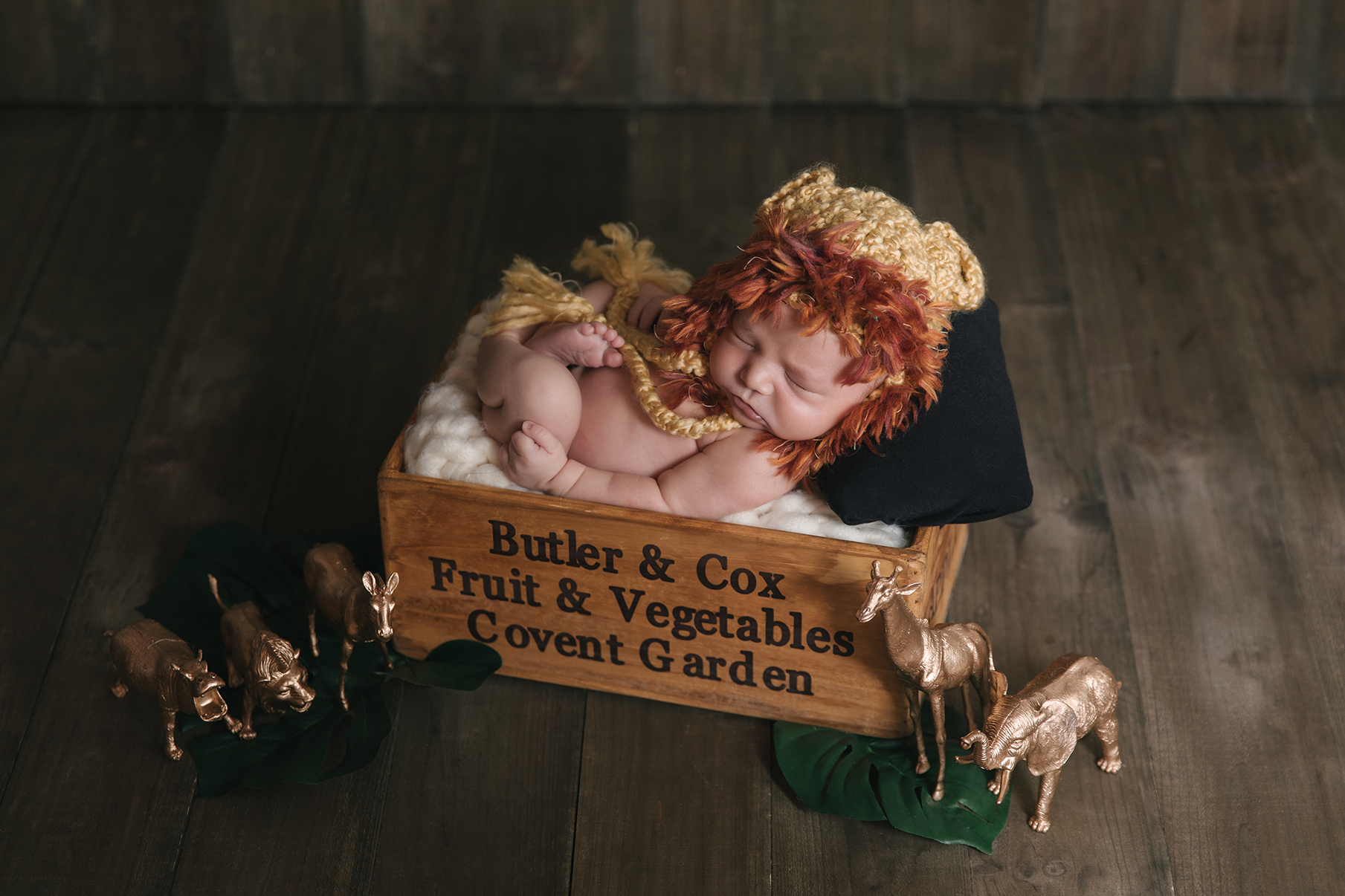 Kinsman_Ohio_Baby_Boy_Taco_Pose_Newborn_photography_by_Christie_Leigh_Photo_in_Cortland_Ohio-002.jpg