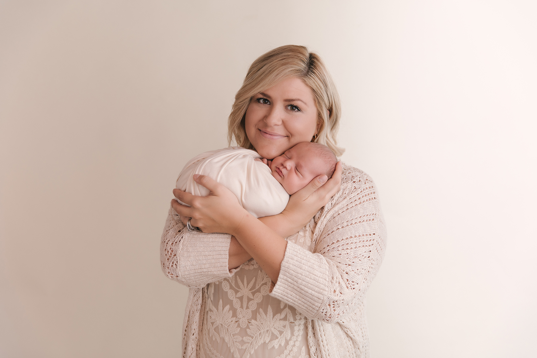 Kinsman_Ohio_Baby_Boy_Taco_Pose_Newborn_photography_by_Christie_Leigh_Photo_in_Cortland_Ohio-005.jpg