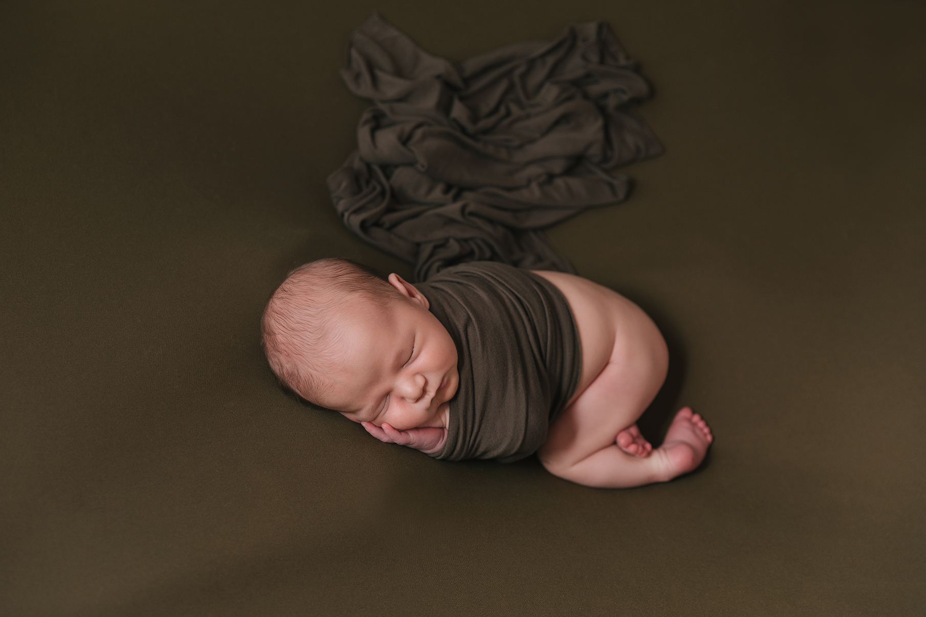 Kinsman_Ohio_Baby_Boy_Taco_Pose_Newborn_photography_by_Christie_Leigh_Photo_in_Cortland_Ohio-018.jpg