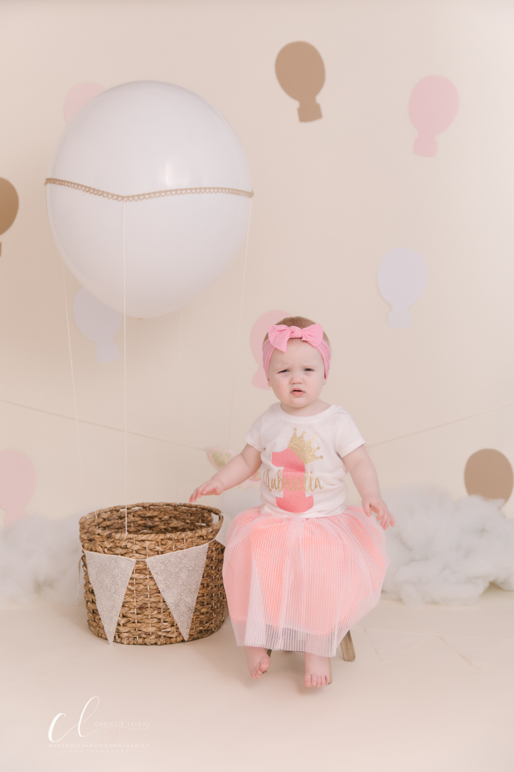 Hot_air_balloon_birthday_session_little_girl_turns_one__Pink_and_Ivory_Hot_air_balloon_first_birthday_pictures_in_Cortland_Ohio_by_child_and_family_photogrpaher_christie_leigh_photo-3.JPG
