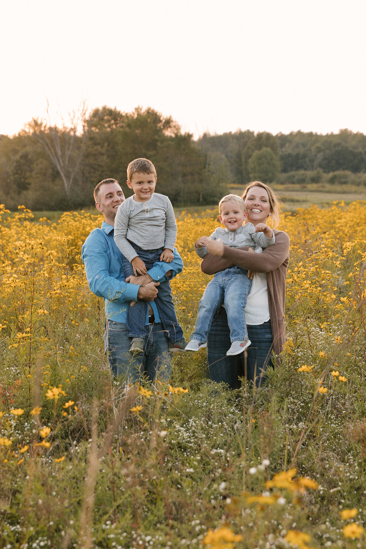 Lifestyle_Family_Session_Wildflower_Field_in_Bristol_OH_Country_Setting_Family_Photos_at_Dusk_by_Child_and_Family_Photographer_Christie_Leigh_Photo_in_Cortland_Ohio-13.JPG