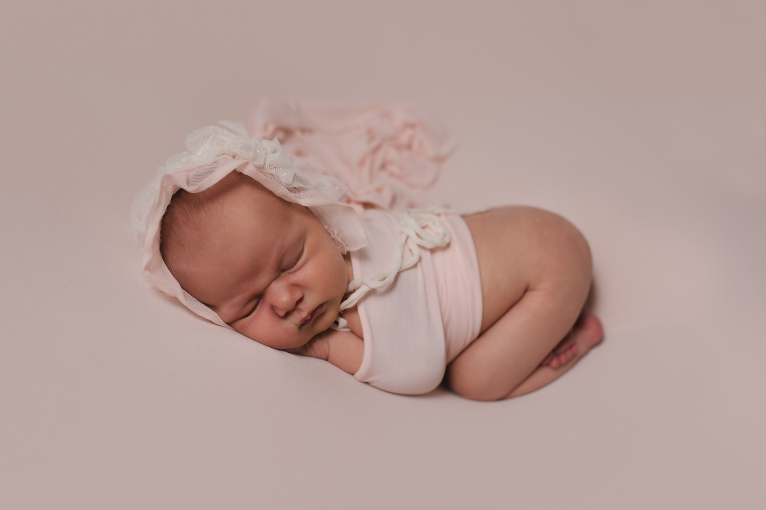 Light_Pink_Newborn_Stretch_backdrop_for_Baby_Girl_Studio_Newborn_Photos_by_Newborn_Photohgrapher_Christie_Leigh_Photo_in_Farmdale_Ohio_OH_and_PA_Newborn_Sessions-18.JPG
