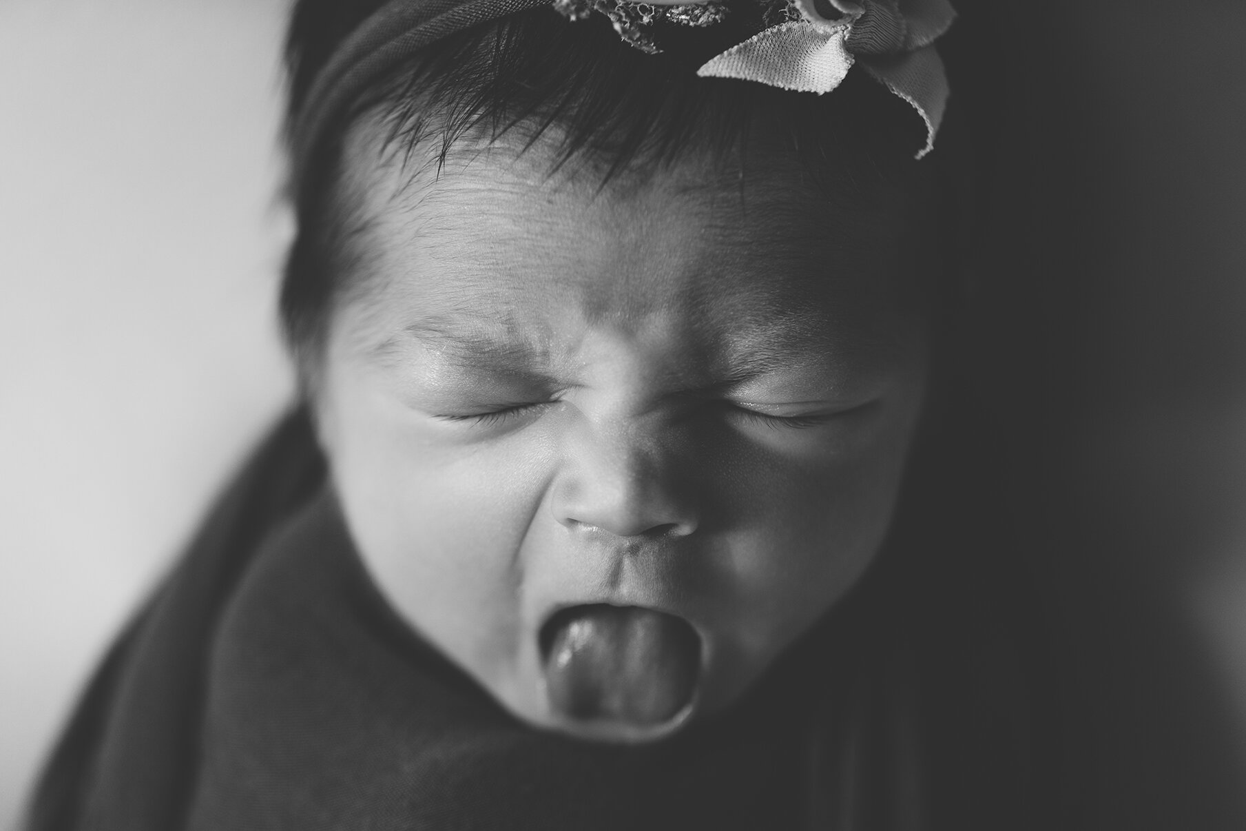 Baby_Girl_Newborn_Session_in_Studio_Newborn_Photos_Baby_Girl_Neutral_Colors_Soft_Color_Pallet_by_Newborn_Photographer_Christie_Leigh_Photo_in_Warren_Ohio13.jpg