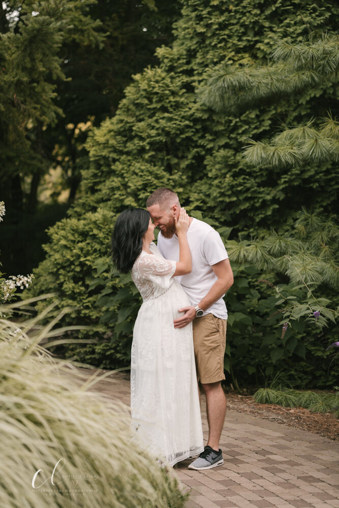 Romantic_Maternity_Session_in_MIllcreek_Metro_Park_Garden_Themed_Materntiy_Session_at_Fellows_Riverside_Gardens_in_Youngstown_Ohio_By_Maternity_and_Newborn_Photographer_Christie_Leigh_Photo-2.JPG